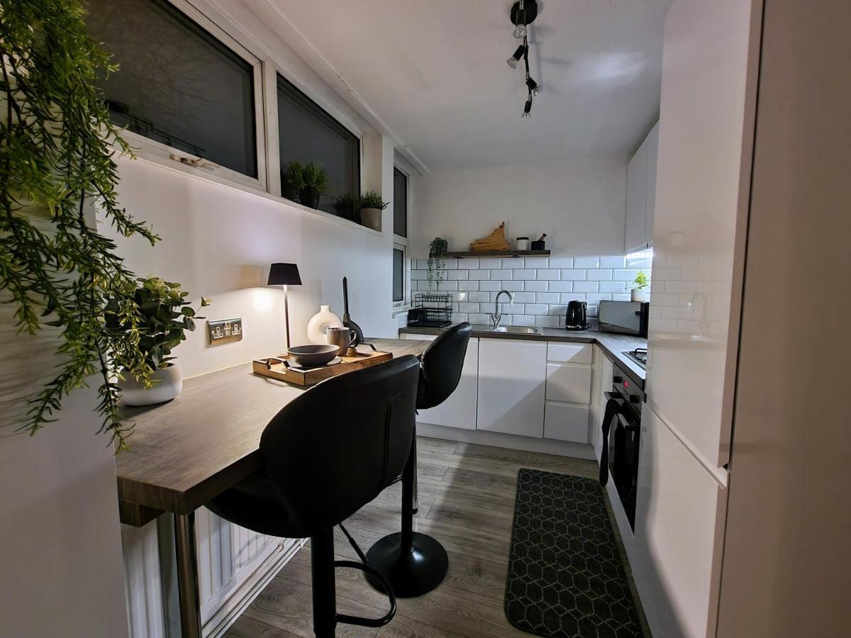 Spacious And Modern Flat In Archway 런던 외부 사진