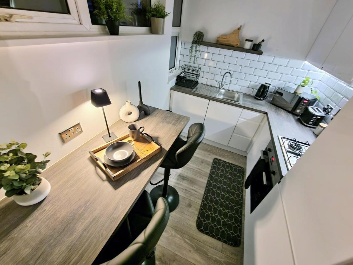Spacious And Modern Flat In Archway 런던 외부 사진