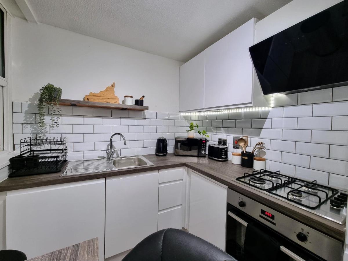 Spacious And Modern Flat In Archway 런던 외부 사진