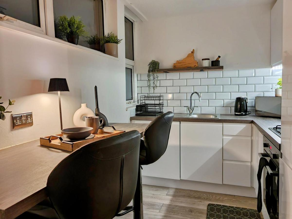 Spacious And Modern Flat In Archway 런던 외부 사진