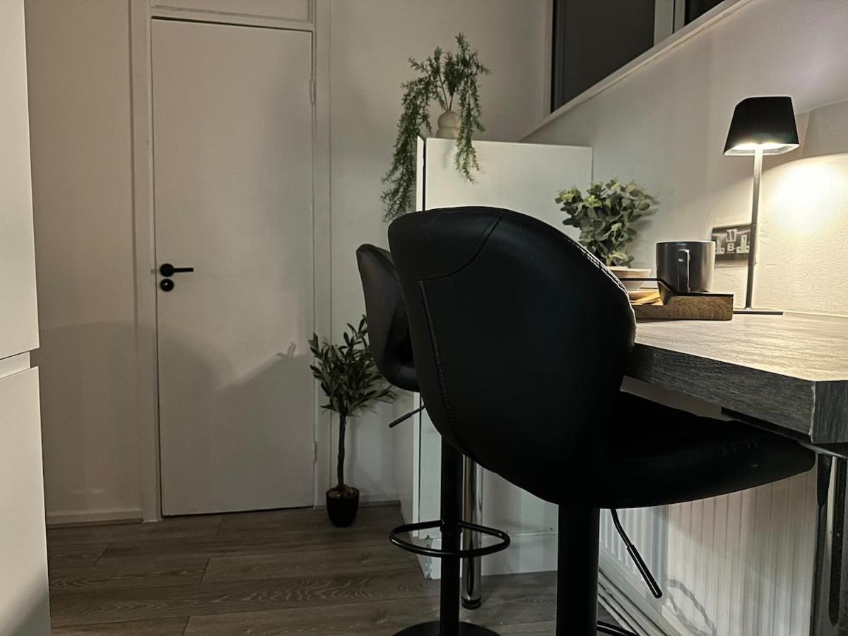 Spacious And Modern Flat In Archway 런던 외부 사진
