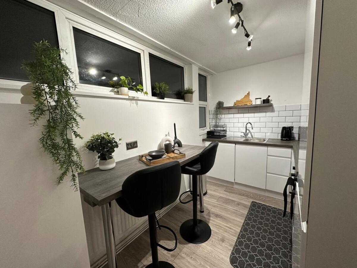 Spacious And Modern Flat In Archway 런던 외부 사진