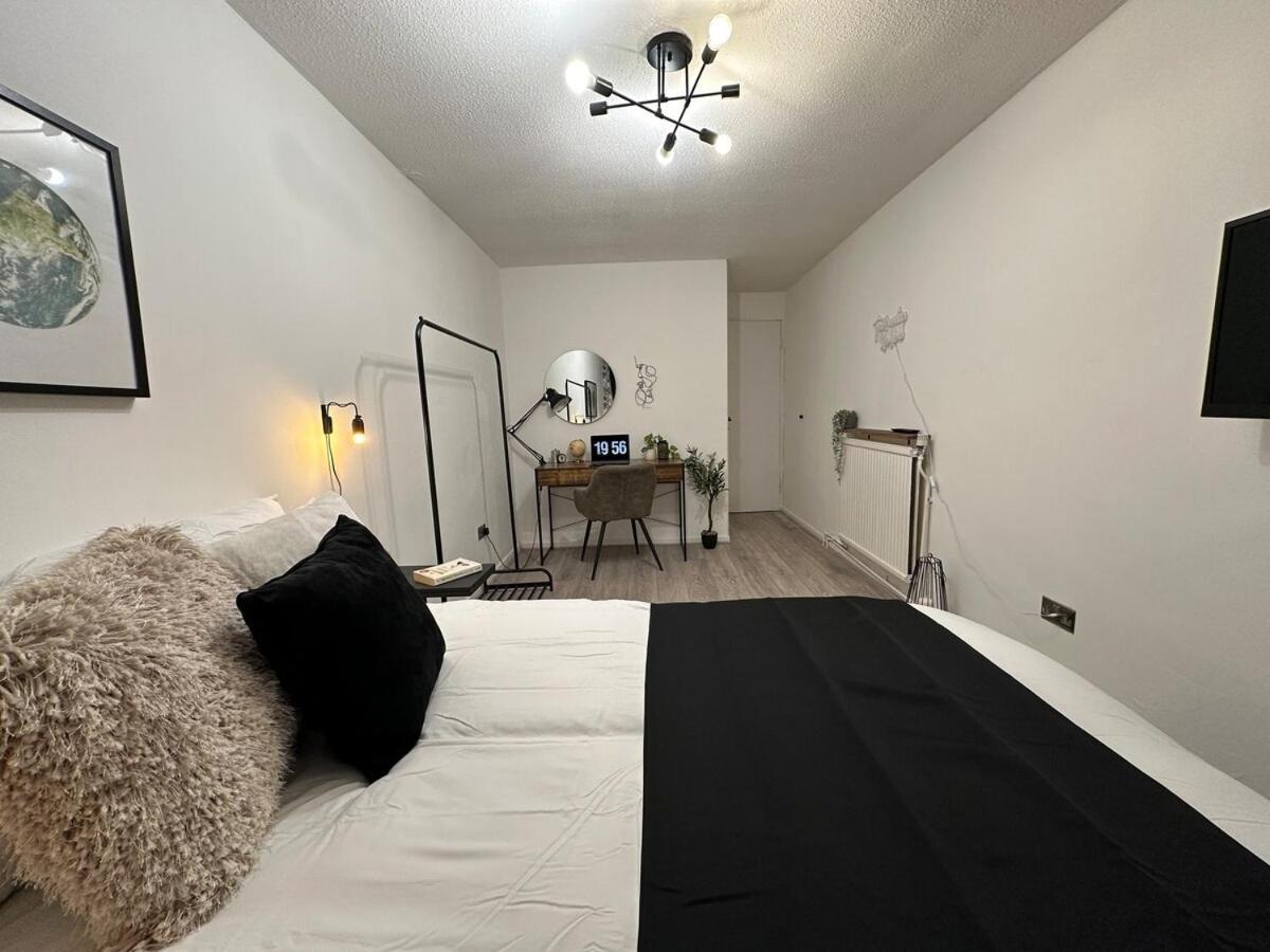 Spacious And Modern Flat In Archway 런던 외부 사진