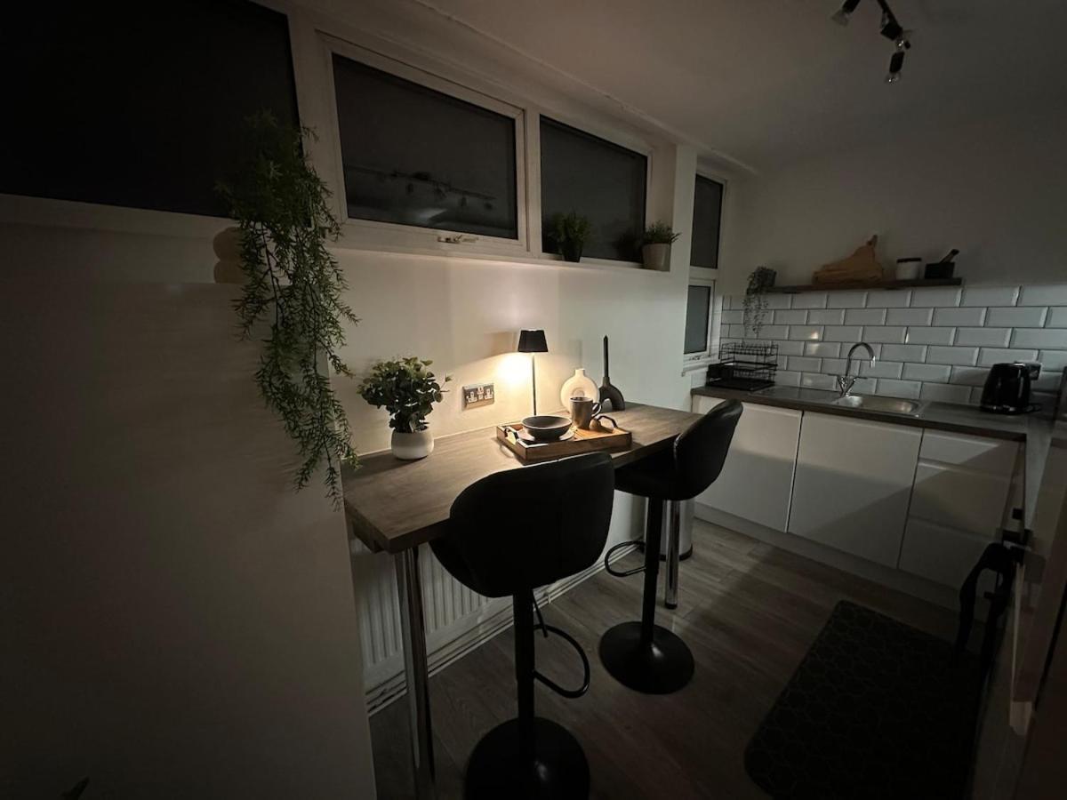 Spacious And Modern Flat In Archway 런던 외부 사진